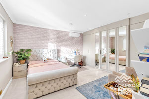 Photo 1- click for photo gallery